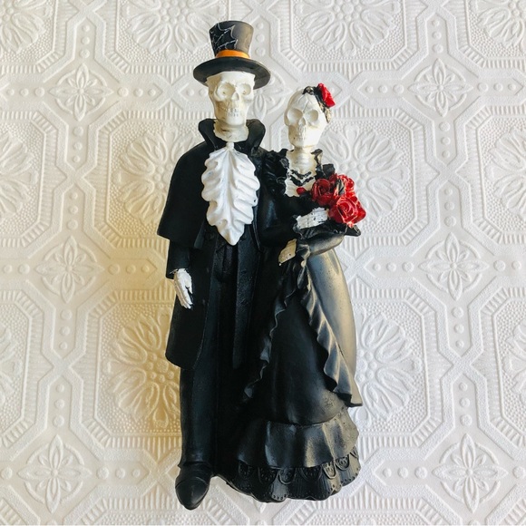 Day of The Dead Couple Figurine - Picture 4 of 16